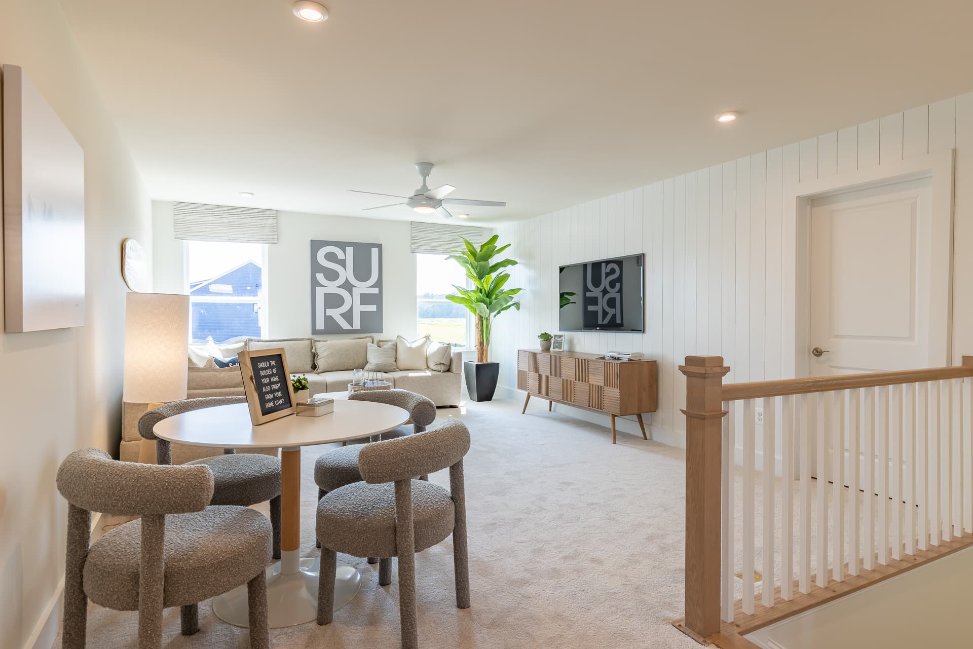2nd-floor loft with carpet